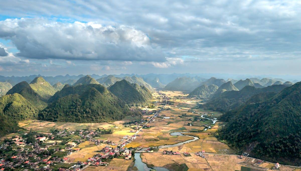 destination image